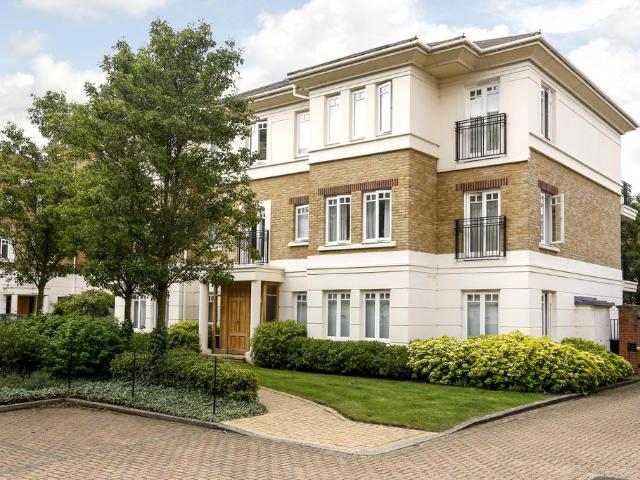 2 bedroom flat for sale