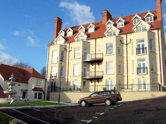 2 bedroom flat for sale