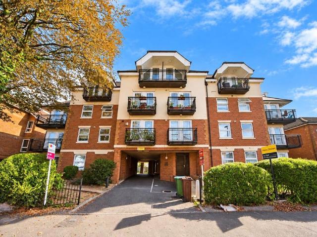 2 bedroom flat for sale