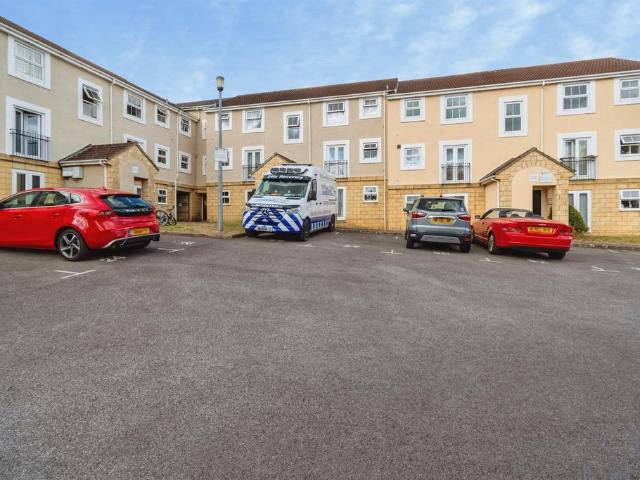 2 bedroom flat for sale