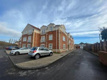 2 bedroom flat for sale