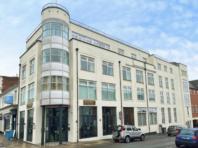 2 bedroom flat for sale