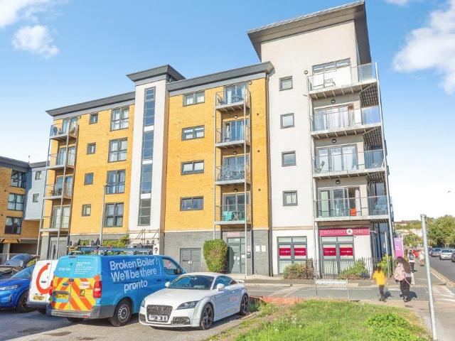 2 bedroom flat for sale