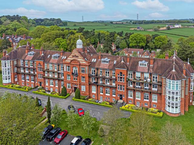 2 bedroom flat for sale