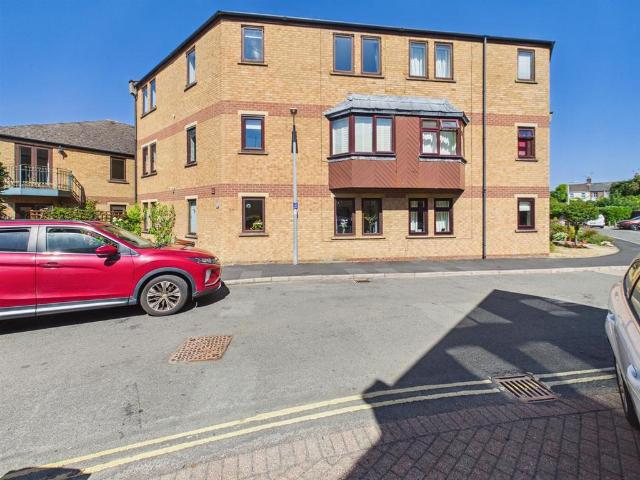 2 bedroom flat for sale