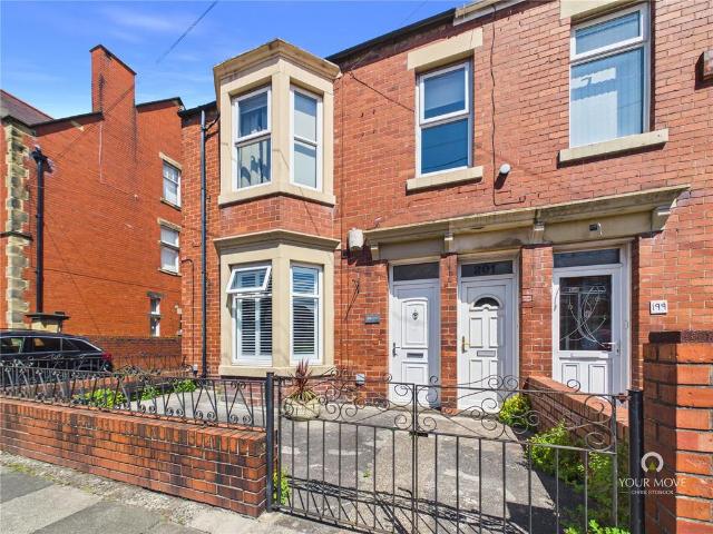 2 bedroom flat for sale