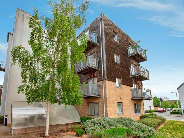 2 bedroom flat for sale