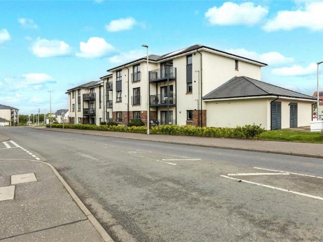 2 bedroom flat for sale