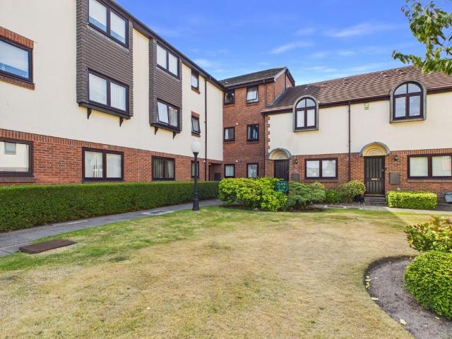 2 bedroom flat for sale