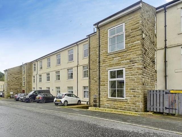 2 bedroom flat for sale