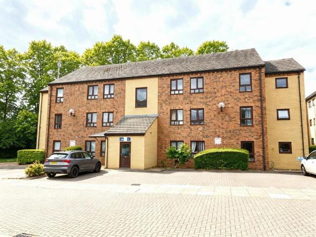 2 bedroom flat for sale