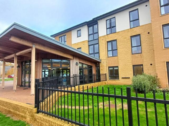 2 bedroom flat for sale