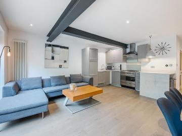 2 bedroom flat for sale