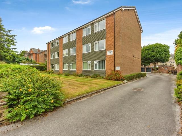 2 bedroom flat for sale