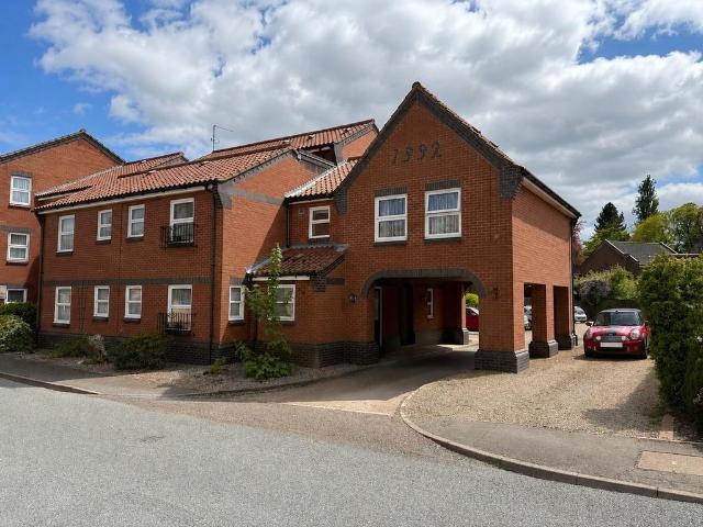 2 bedroom flat for sale