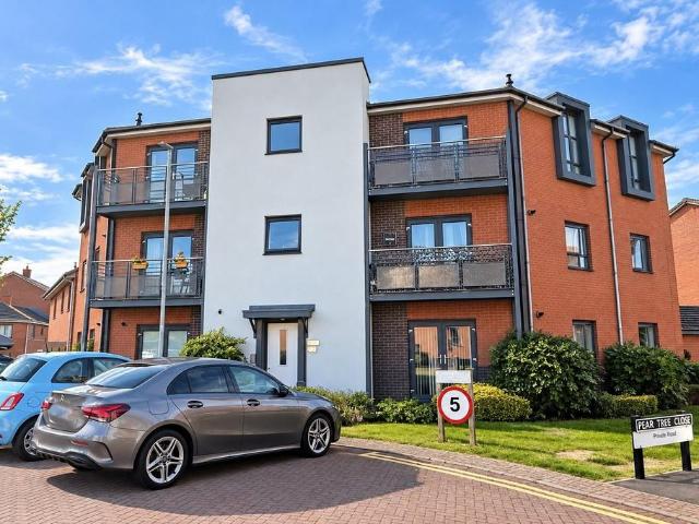 2 bedroom flat for sale