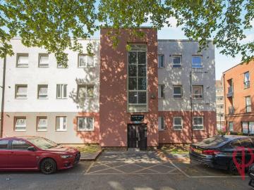 2 bedroom flat for sale