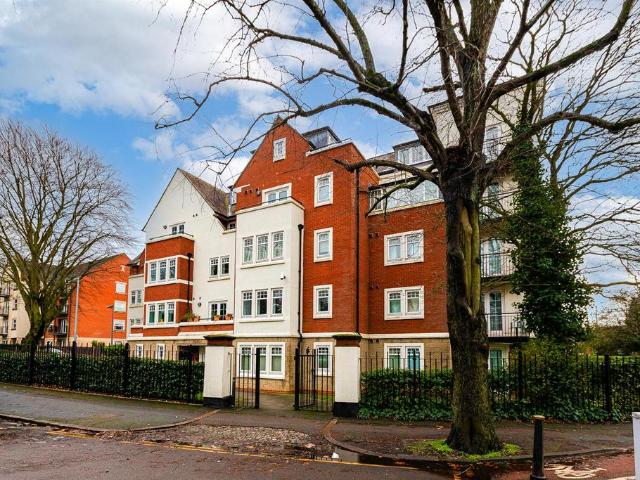 2 bedroom flat for sale