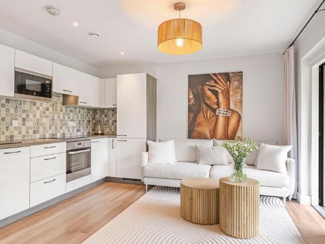 2 bedroom flat for sale