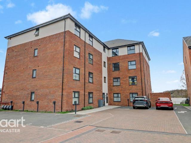 2 bedroom flat for sale