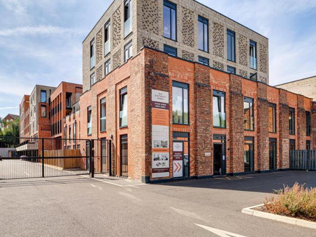 2 bedroom flat for sale