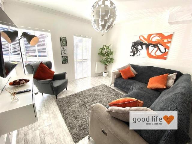2 bedroom flat for sale
