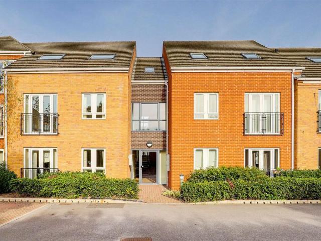 2 bedroom flat for sale