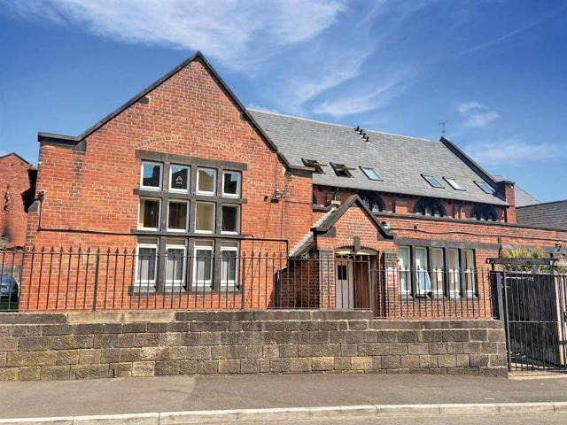 2 bedroom flat for sale