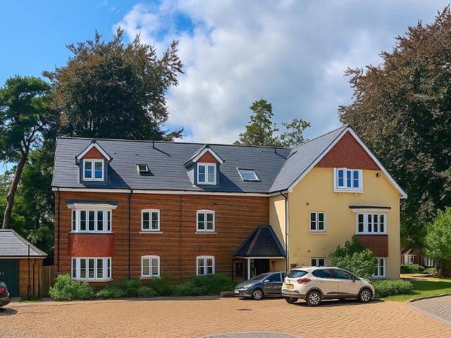 2 bedroom flat for sale