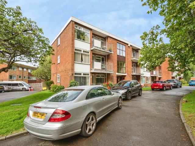 2 bedroom flat for sale