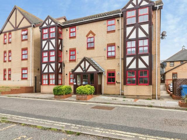 2 bedroom flat for sale