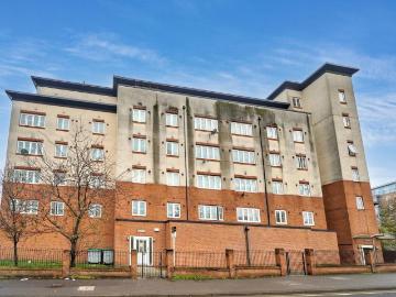 2 bedroom flat for sale
