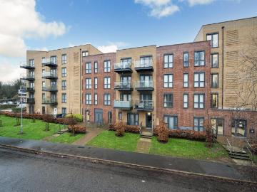 2 bedroom flat for sale