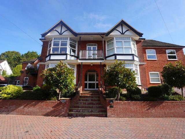 2 bedroom flat for sale