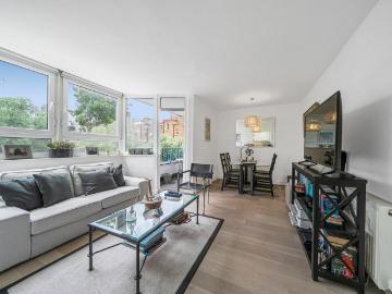 Wendell Park, London, Greater London - Balcony