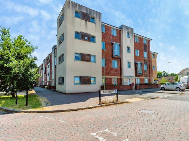 2 bedroom flat for sale