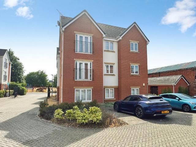 2 bedroom flat for sale