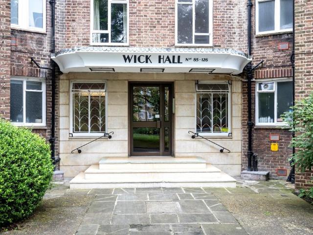 2 bedroom flat for sale