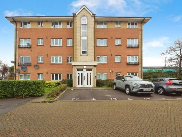 2 bedroom flat for sale