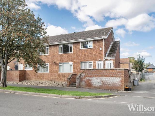 2 bedroom flat for sale