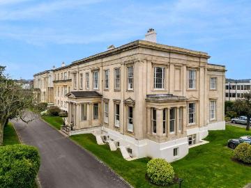 Cheltenham, Gloucestershire county, Southdowns