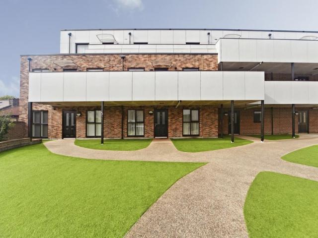 2 bedroom flat for sale