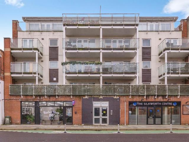 2 bedroom flat for sale