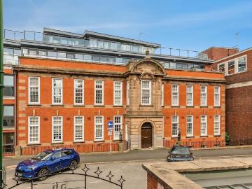 2 bedroom flat for sale