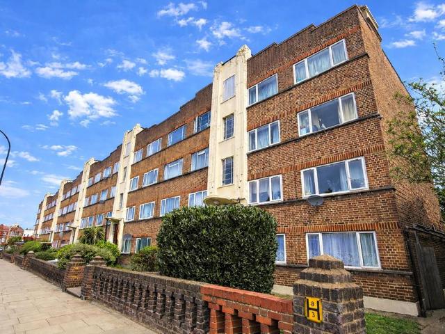 2 bedroom flat for sale