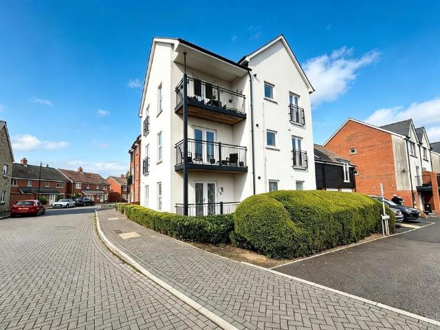 2 bedroom flat for sale