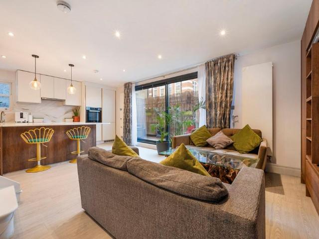 2 bedroom flat for sale