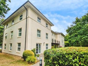 2 bedroom flat for sale