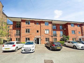 2 bedroom flat for sale