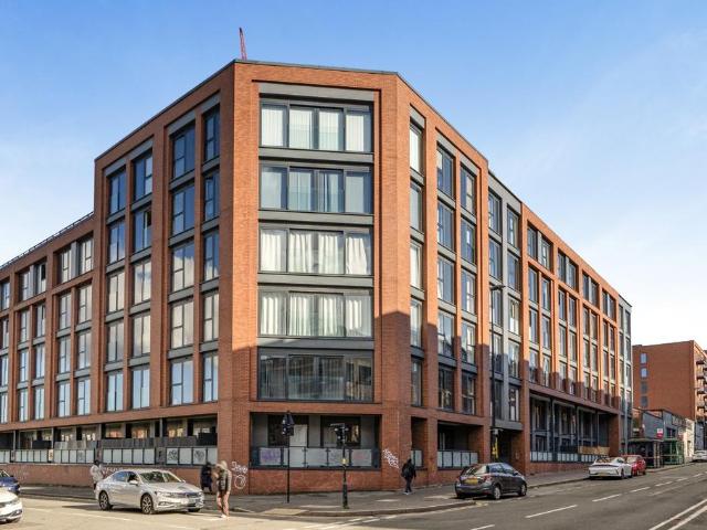 2 bedroom flat for sale